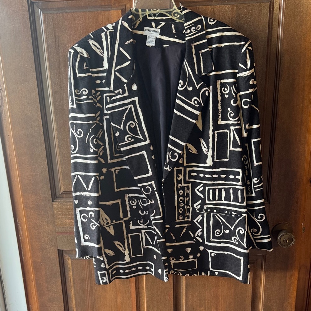 Alfred Dunner Black and White Abstract Blazer
